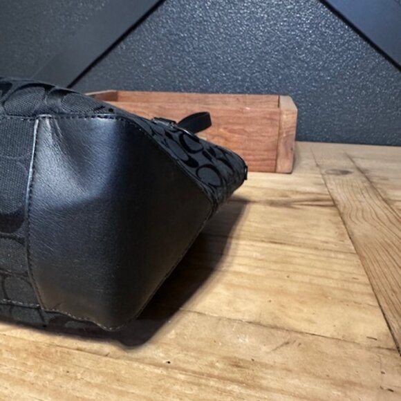 Coach Classic Tote and wallet - Picture 5 of 16